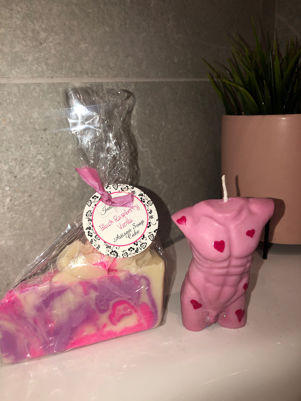 Valentines ‘Flame’ Candle and Soap Cake Giftset